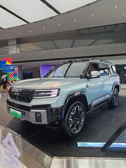 深圳125比亚迪方程豹硬派越野的爆款，英菲尼迪35周年与你共成长